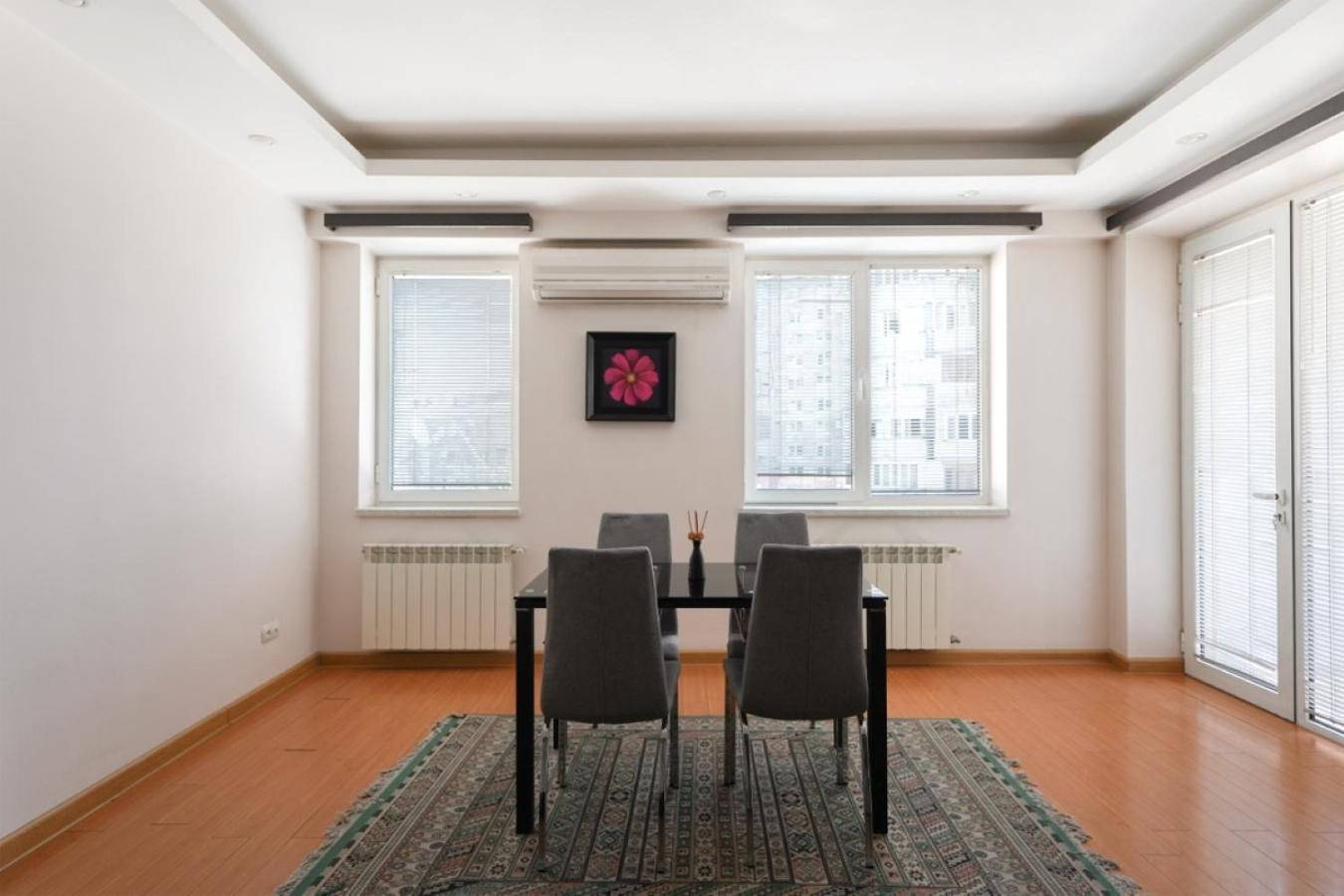 Ris Central Apartments Erévan Extérieur photo